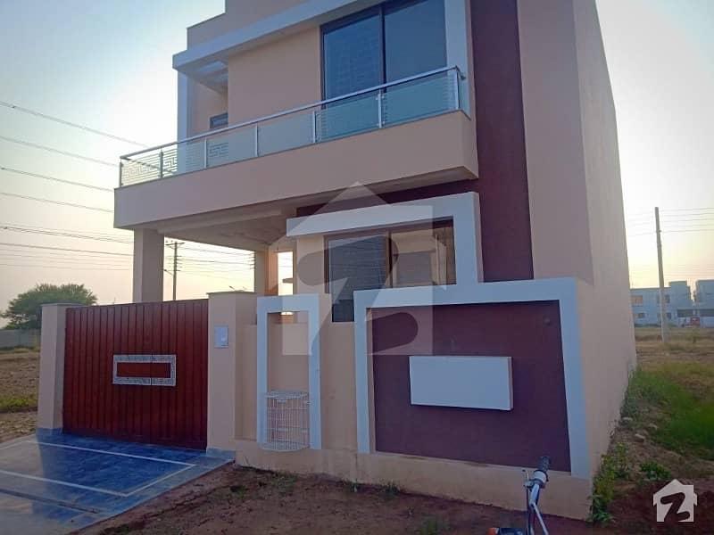 BRAND NEW DOUBLE STORY IDEAL LOCATION HOUSE FOR RENT