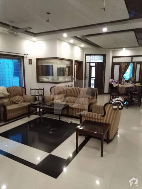 HOT OFFER 10 Marla BEAUTIFUL UPPER Portion in WAPDA TOWN BLOCK F2 NEAR PARK