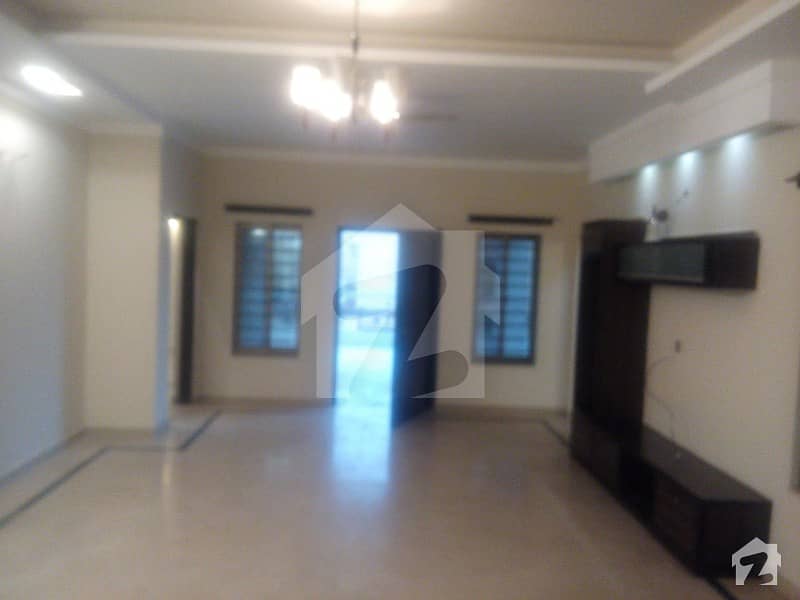 HOT OFFER 1 Kanal OUTCLASS UPPER PORTION FOR OFFICE USE in JOHAR TOWN BLOCK G2 Near DOCTOR HOSPITAL