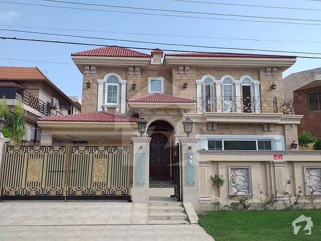 1 Kanal Stylish Designer Bungalow for Sale in DHA