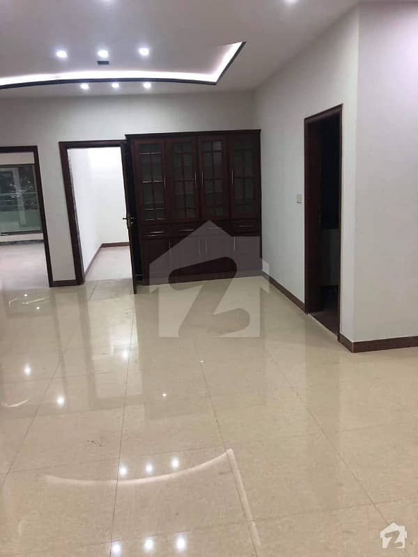 Beauty full Portion for rent in F6