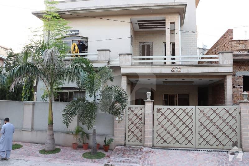 سفاری گرین اڈیالہ روڈ راولپنڈی میں 6 کمروں کا 15 مرلہ مکان 3.2 کروڑ میں برائے فروخت۔