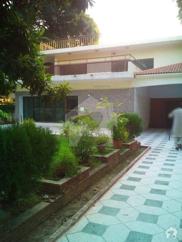 3 kanal beautiful house for rent in islamabad G-6 main ambassy road