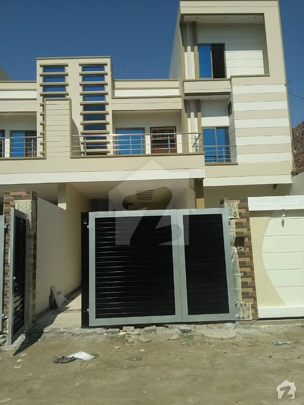 کینال روڈ رحیم یار خان میں 4 کمروں کا 8 مرلہ مکان 1.1 کروڑ میں برائے فروخت۔