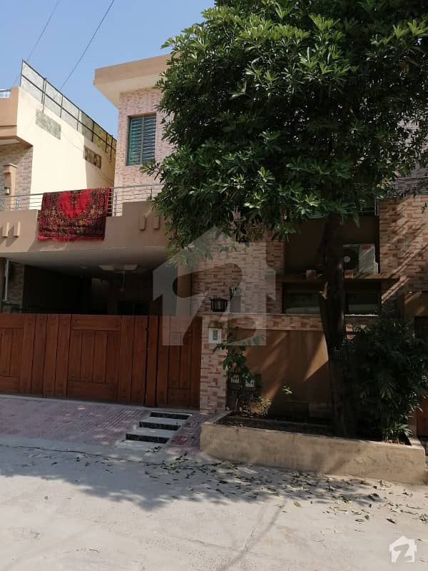 چکلالہ سکیم 3 چکلالہ سکیم راولپنڈی میں 6 کمروں کا 10 مرلہ مکان 2.7 کروڑ میں برائے فروخت۔
