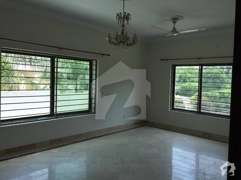 Ground I83 Portion Near to kachnar Park Best location Reasonable Rent