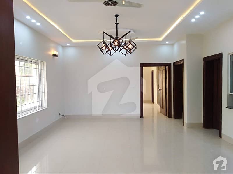 Brand New 10 Marla Ground Portion For Rent In Phase 7