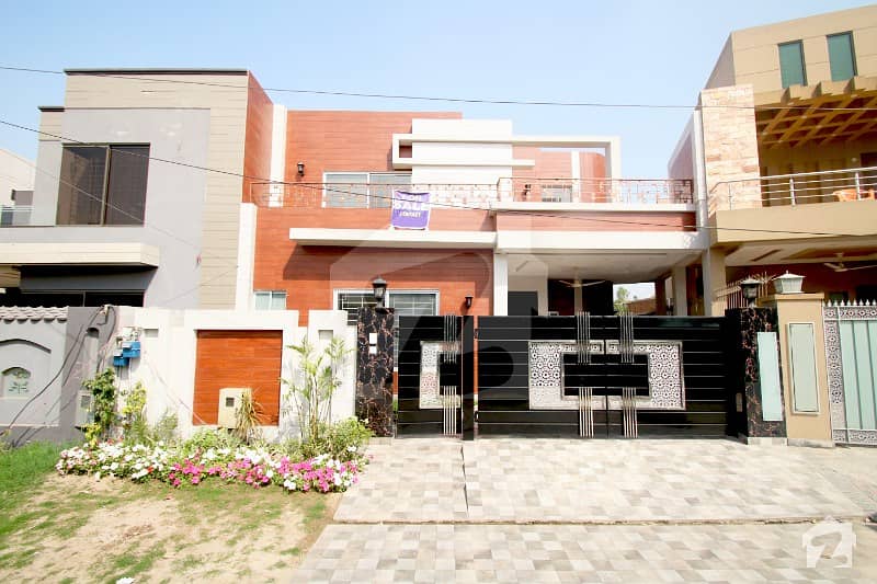 ڈی ایچ اے فیز 6 ڈیفنس (ڈی ایچ اے) لاہور میں 4 کمروں کا 10 مرلہ مکان 2.55 کروڑ میں برائے فروخت۔