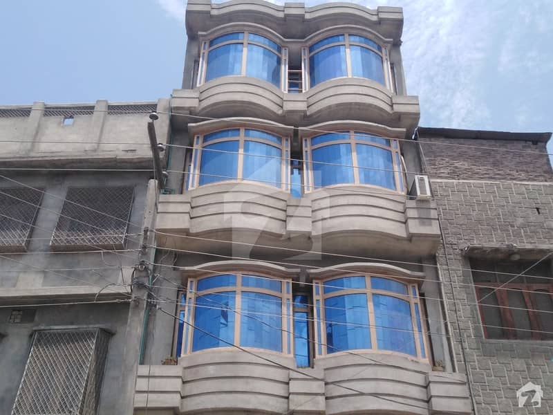 سٹی سرکلر روڈ پشاور میں 3 مرلہ عمارت 2.7 کروڑ میں برائے فروخت۔