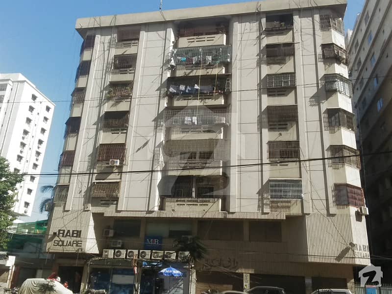 پی ای سی ایچ ایس بلاک 3 پی ای سی ایچ ایس جمشید ٹاؤن کراچی میں 3 کمروں کا 7 مرلہ فلیٹ 1.4 کروڑ میں برائے فروخت۔