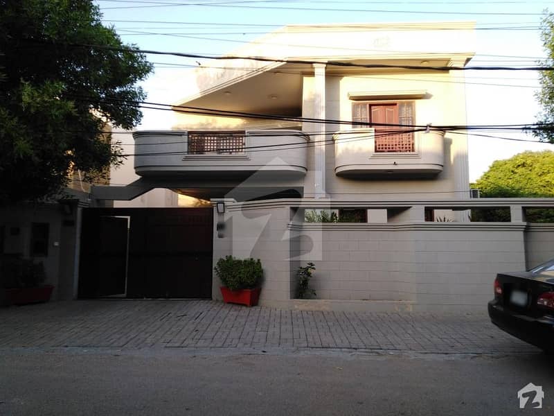 Beautiful Modernize 500 Yards Bungalow West Open Ground + 1st Floor House Is Available For Sale