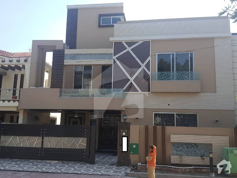 Facing Park Brand New Upper Portion With Gas Available For Rent