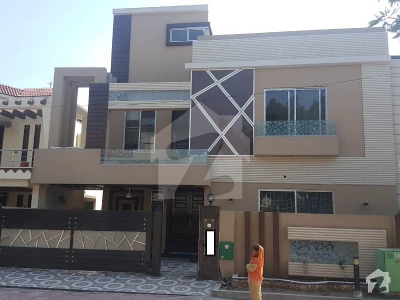 Facing Park Brand New Upper Portion With Gas Available For Rent Facing Park Brand New Upper Portion With Gas Available For Rent