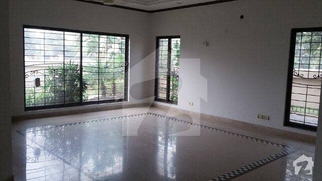 Chohan Offer 32 Marla CornerFull House available For Rent In Cant Serwar COLONY