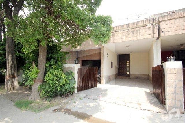 Chohan Offer 14 Marla  Renovated Beautiful House available For Rent In Main Cant Cavalry Ground