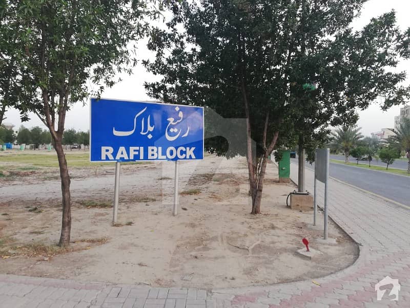 05 Marla Very Outclass Builder Location Plot  # 278  For Sale Near Mosque And Park Direct From Owner In Rafi Block Sector E