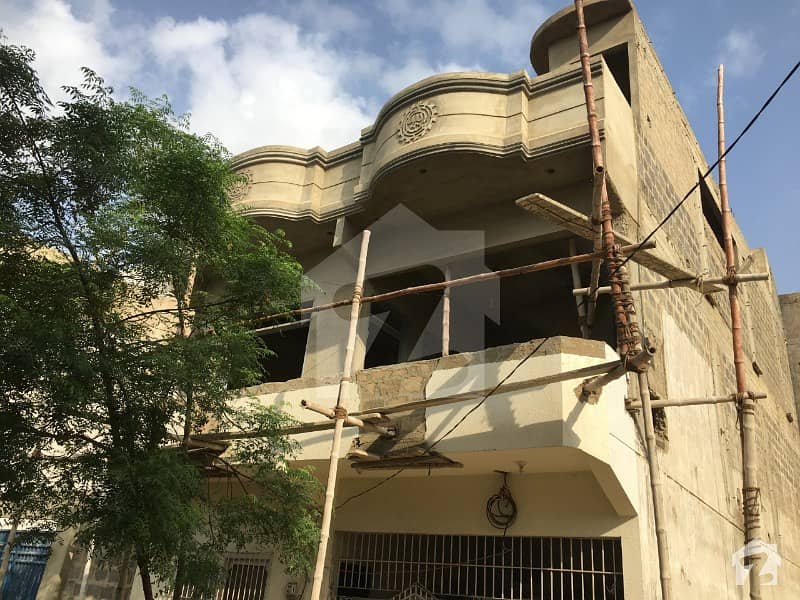 کوئٹہ ٹاؤن ۔ سیکٹر 18۔بی سکیم 33 - سیکٹر 18-بی سکیم 33 کراچی میں 6 کمروں کا 5 مرلہ مکان 1.35 کروڑ میں برائے فروخت۔