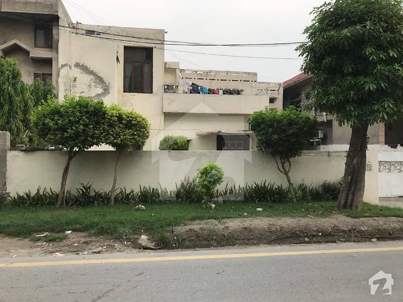 Semi Commercial House Available For Sale In Gulberg