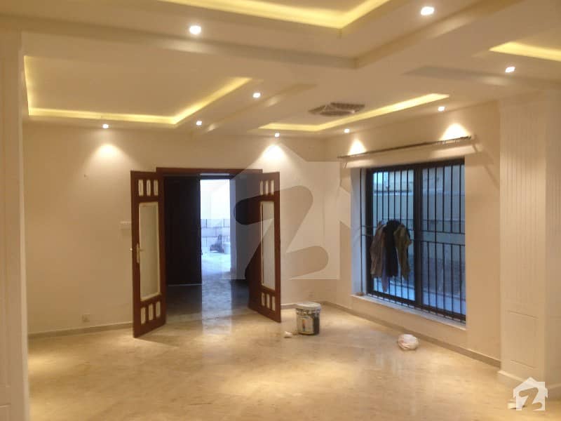 F6 New Luxurious Excellent House Available for Rent