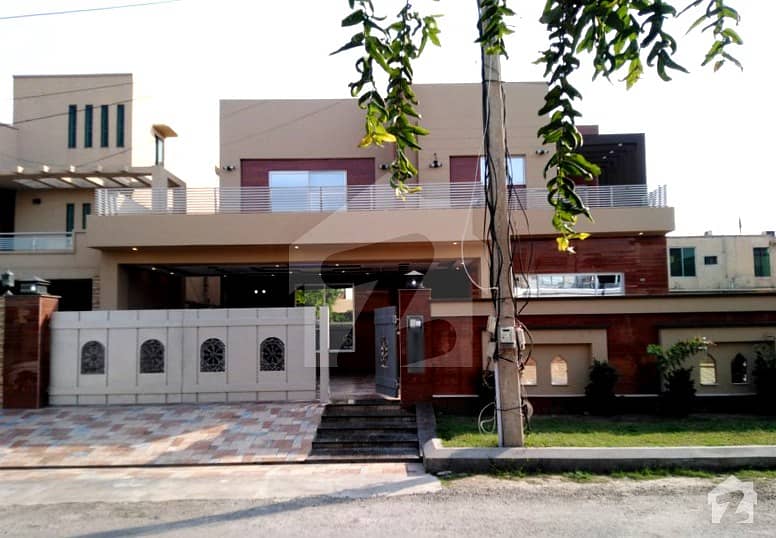 ویلینشیاء ہاؤسنگ سوسائٹی لاہور میں 5 کمروں کا 1 کنال مکان 3.7 کروڑ میں برائے فروخت۔