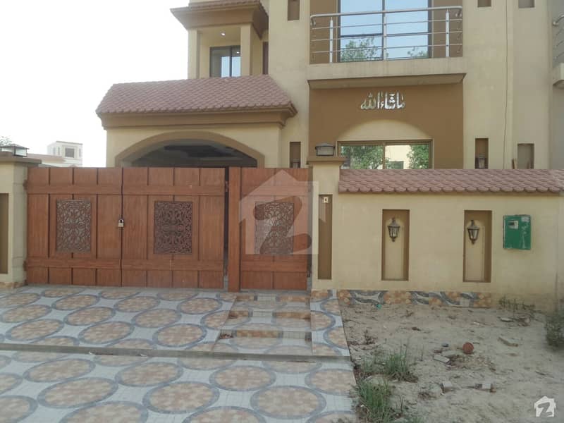 House Is Available In Bahria Nasheman