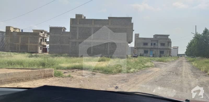 120 yard plot Gulshan E roomi for sale at urgent base by legal estate