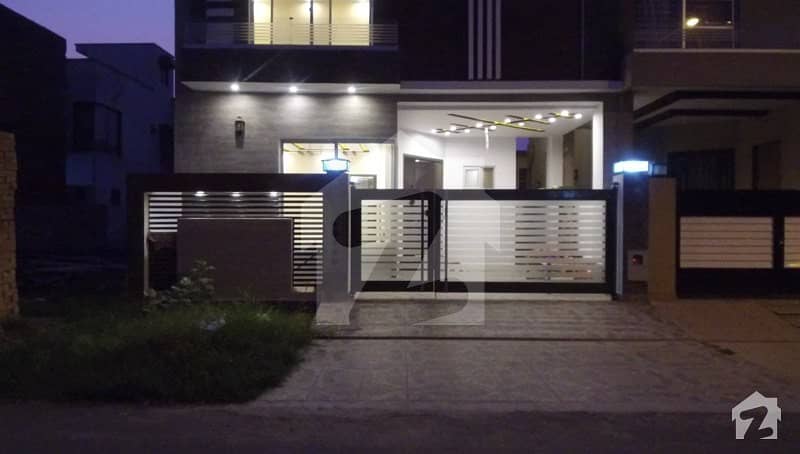 ڈی ایچ اے فیز 6 - بلاک ڈی فیز 6 ڈیفنس (ڈی ایچ اے) لاہور میں 4 کمروں کا 5 مرلہ مکان 1.75 کروڑ میں برائے فروخت۔