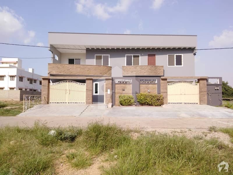 Brand New 600 Square Yard Bungalow For Sale