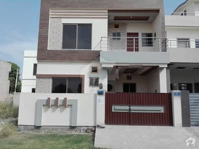 Well-Built House Available in Good Location Well-Built House Available in Good Location