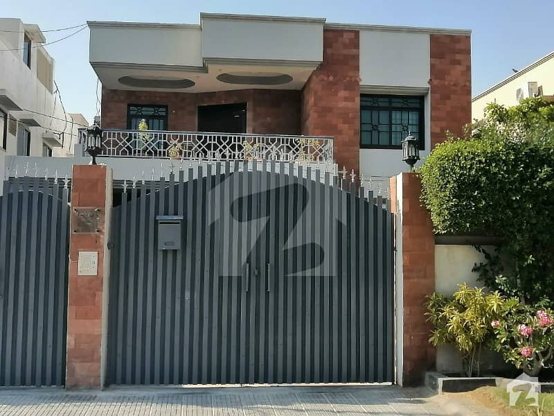 ڈی ایچ اے فیز 6 ڈی ایچ اے کراچی میں 4 کمروں کا 1 کنال مکان 8.5 کروڑ میں برائے فروخت۔