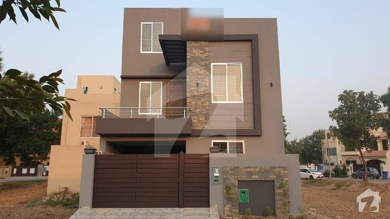 Brand New Beautiful Double Unit House For Sale In Bahria Nasheman Lahore