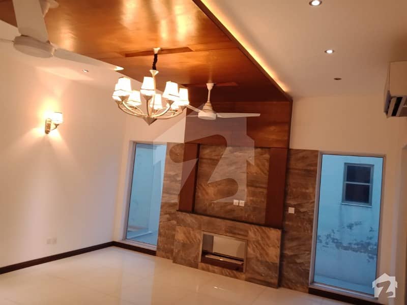 20 Marla UPPER Portion available for rent in Askari 3