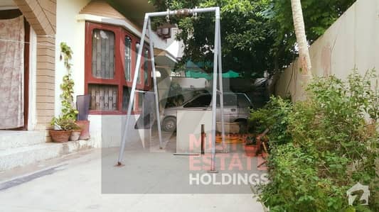 425 Yards Corner West Open Multifamily House Located On a Secure Residential Street 425 Yards Corner West Open Multifamily House Located On a Secure Residential Street