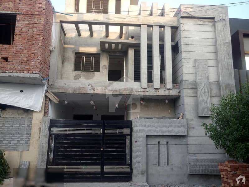 الحفیظ گارڈن لاہور میں 4 کمروں کا 5 مرلہ مکان 1.1 کروڑ میں برائے فروخت۔