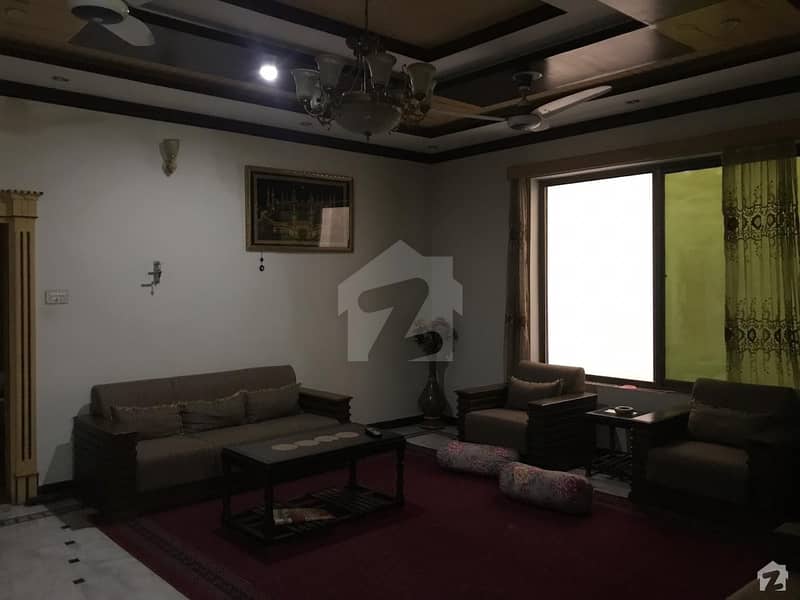 ارباب سبز علی خان ٹاؤن ورسک روڈ پشاور میں 7 کمروں کا 10 مرلہ مکان 2.1 کروڑ میں برائے فروخت۔