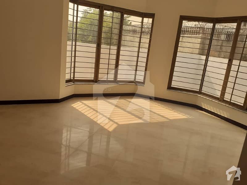 F11 Brand New 1st Entry Nine Bed Triple Storey House Is Available For Rent