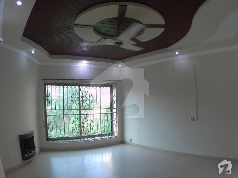 Prime Location 1 Kanal Lower Portion For Rent In Dha Phase 4