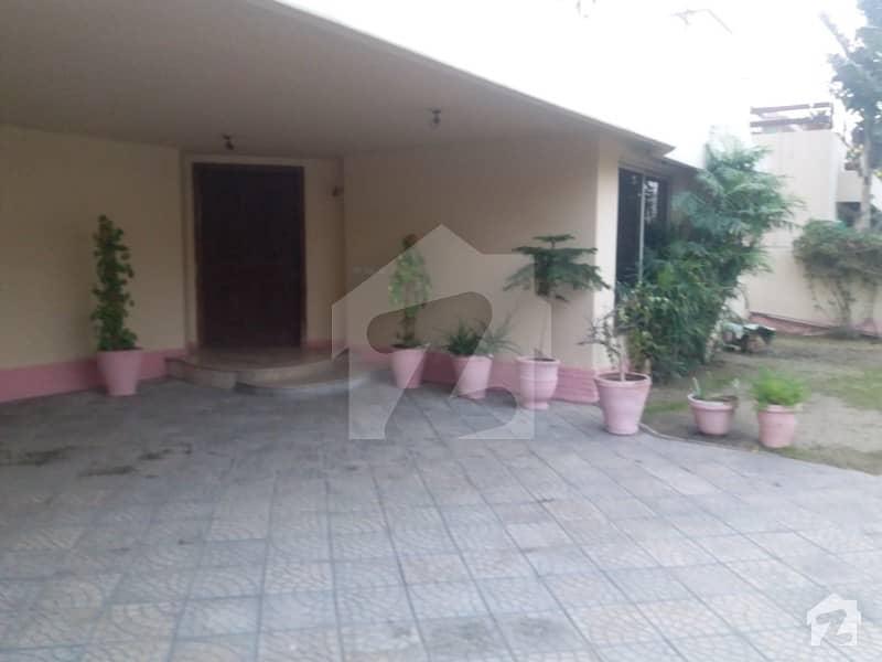 1 Kanal Well Maintained Good Location Bungalow At Good Location Available For Rent