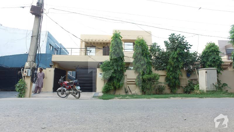 Ideal Location 18 Marla Beautiful Lower Portion Available For Rent In Dha Phase 3 Block W