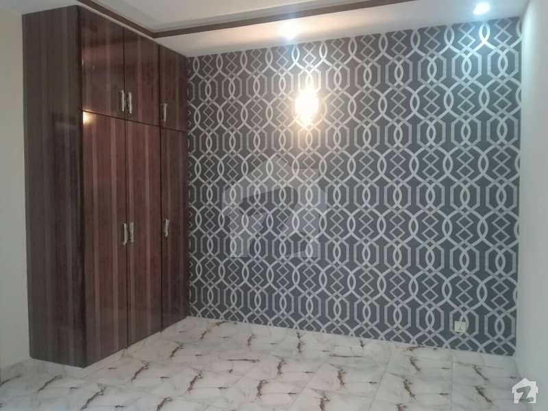 گلبرگ لاہور میں 4 کمروں کا 8 مرلہ مکان 1.5 کروڑ میں برائے فروخت۔