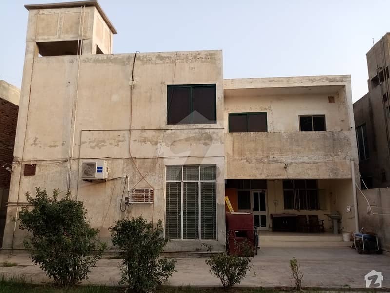 House Available For Sale In Lalazar Colony