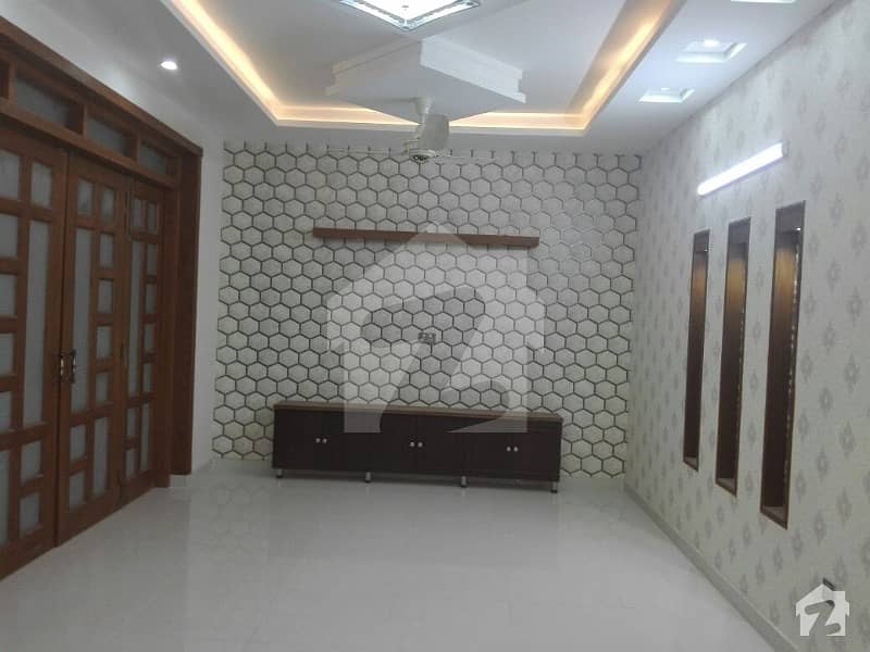 ای ۔ 11 اسلام آباد میں 7 کمروں کا 1 کنال مکان 7.5 کروڑ میں برائے فروخت۔