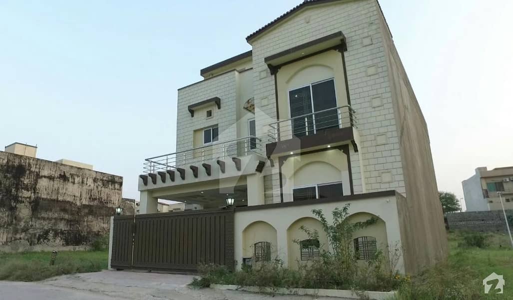 Bahria Town Phase 8 7 Marla Brand New House For Sale