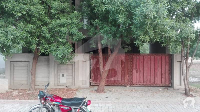 بحریہ آرچرڈ لاہور میں 2 کمروں کا 8 مرلہ مکان 95 لاکھ میں برائے فروخت۔