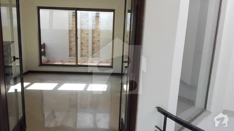 ڈی ایچ اے فیز 5 ڈیفنس (ڈی ایچ اے) لاہور میں 6 کمروں کا 1 کنال مکان 4.3 کروڑ میں برائے فروخت۔