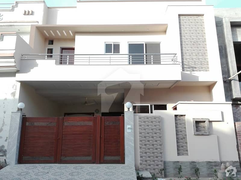 ماڈل سٹی ون کینال روڈ فیصل آباد میں 3 کمروں کا 5 مرلہ مکان 1.05 کروڑ میں برائے فروخت۔