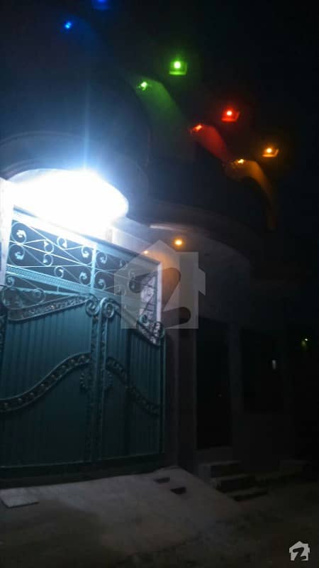 مال آف ملتان بوسان روڈ ملتان میں 4 کمروں کا 10 مرلہ مکان 25 ہزار میں کرایہ پر دستیاب ہے۔