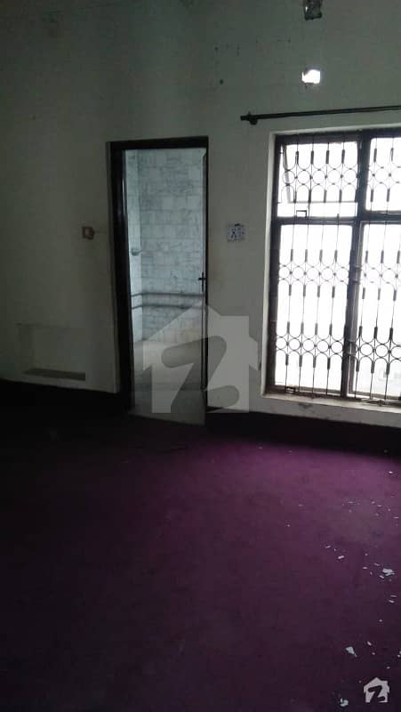 10 Marla Upper Portion For Rent At Very Ideal Location Very Close To Main Road