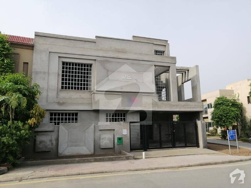 بحریہ ٹاؤن ۔ بلاک اے اے بحریہ ٹاؤن سیکٹرڈی بحریہ ٹاؤن لاہور میں 5 کمروں کا 9 مرلہ مکان 1.55 کروڑ میں برائے فروخت۔