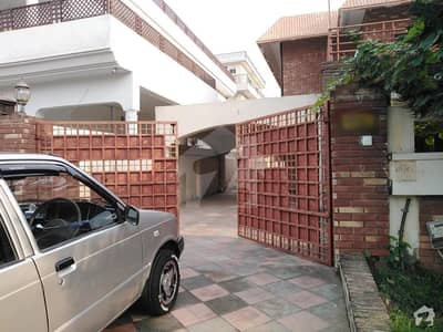 Here Is A Good Opportunity To Live In A Well-Built House Here Is A Good Opportunity To Live In A Well-Built House